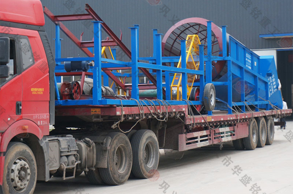 西安客戶訂購的破碎篩分一體機發貨成功